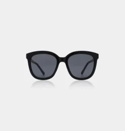 A.KJAERBEDE aurinkolasit, Billy Musta