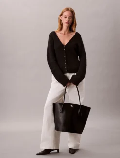 Calvin Klein Accessories naisten laukku, CK MEDIUM TOTE Musta