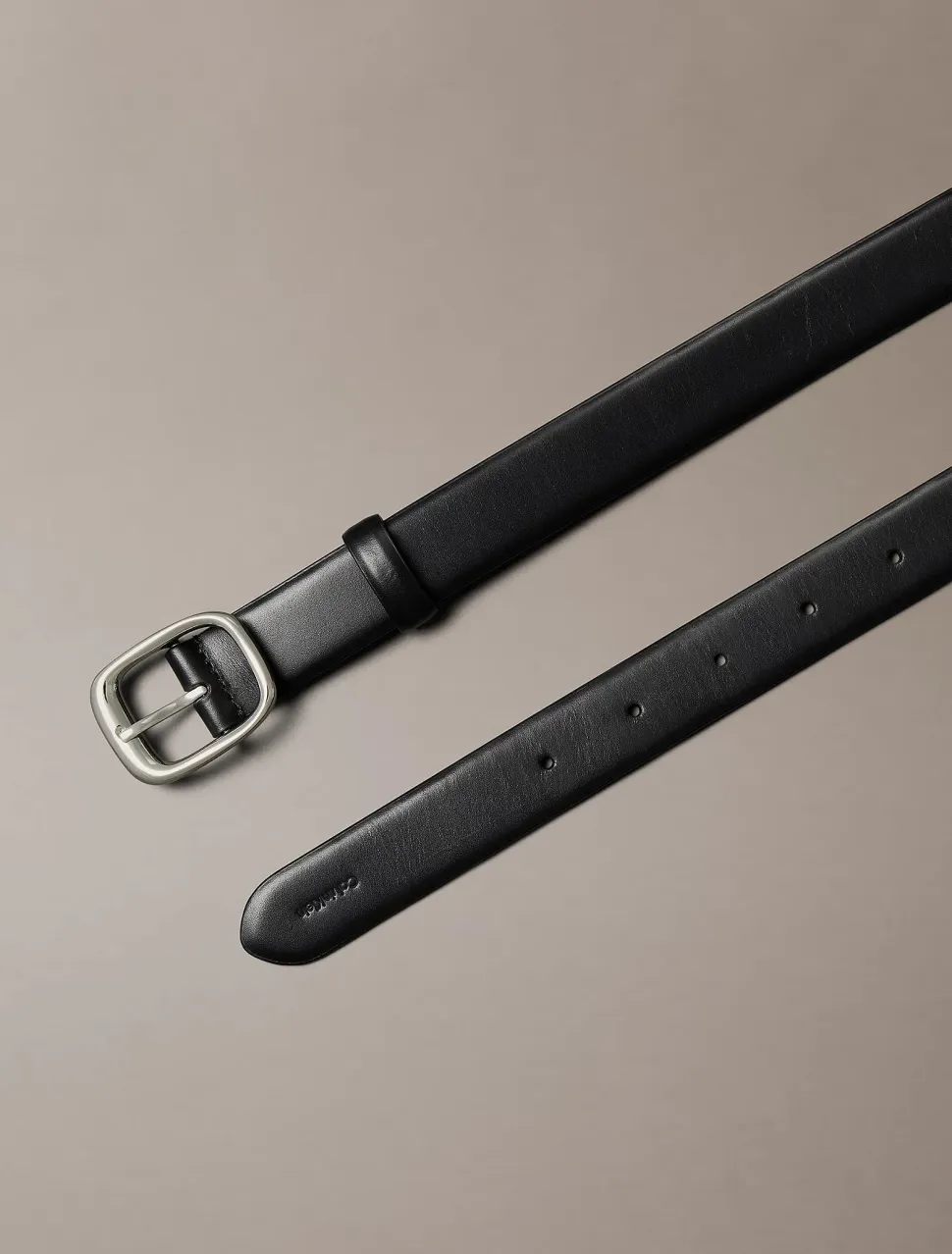 Calvin Klein Accessories naisten vyö Chunky Buckle 30MM Smooth, musta