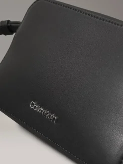 Calvin Klein Accessories laukku CK Must Camera Bag, musta