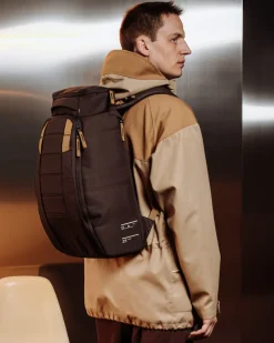 Db Unisex Reppu, HUGGER BACKPACK 25L UNISEX Tummanruskea