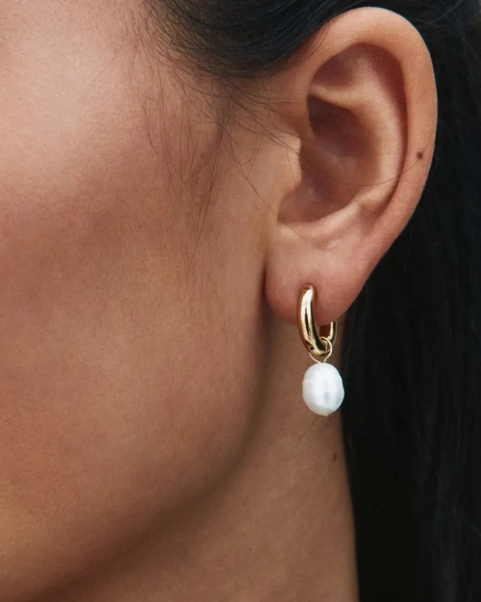 Edblad korvakorut Perla Hoops L Gold, Gold pleated