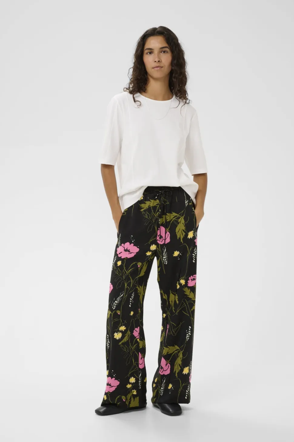 Inwear naisten housut Lucilleiw Pant, kukallinen kuosi