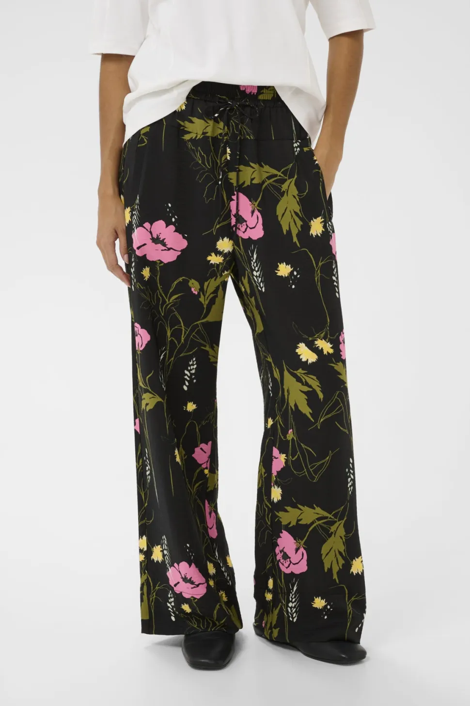 Inwear naisten housut Lucilleiw Pant, kukallinen kuosi