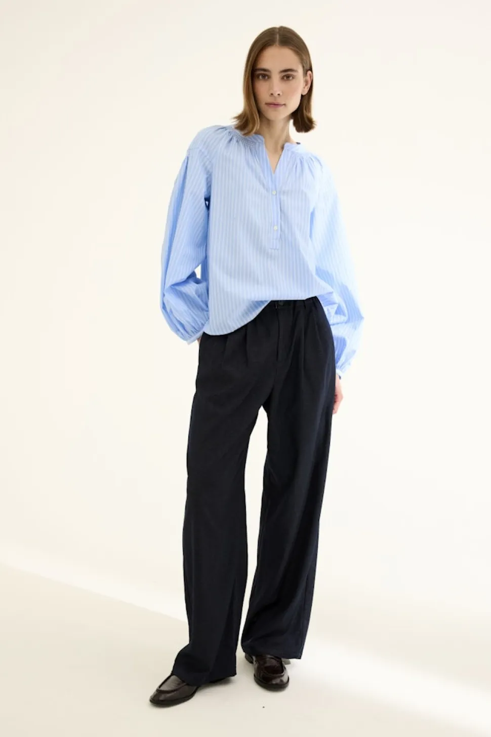 JC Sophie naisten housut Kirsten trousers, tummansininen