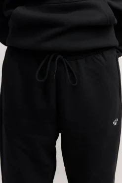 Makia miesten collegehousut Cove ZIP POCKET, musta