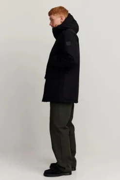 Makia miesten toppatakki, RESILIENT JACKET Musta