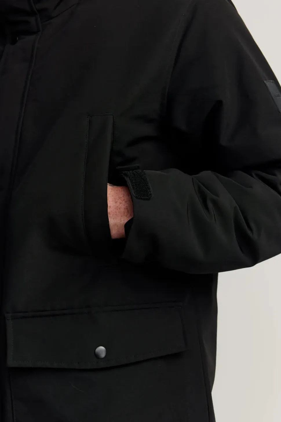 Makia miesten toppatakki, RESILIENT JACKET Musta