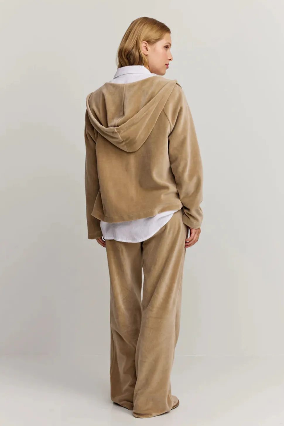 Makia naisten huppari Anne Zip Hoodie, vaalea beige