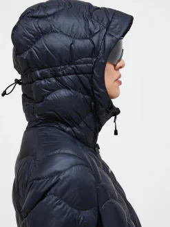 Peak Performance Naisten Kevytuntuvatakki, W Helium Down Hood Jacket Musta