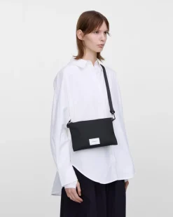 Sandqvist laukku, GROUND SACHOCHE SLIM Musta