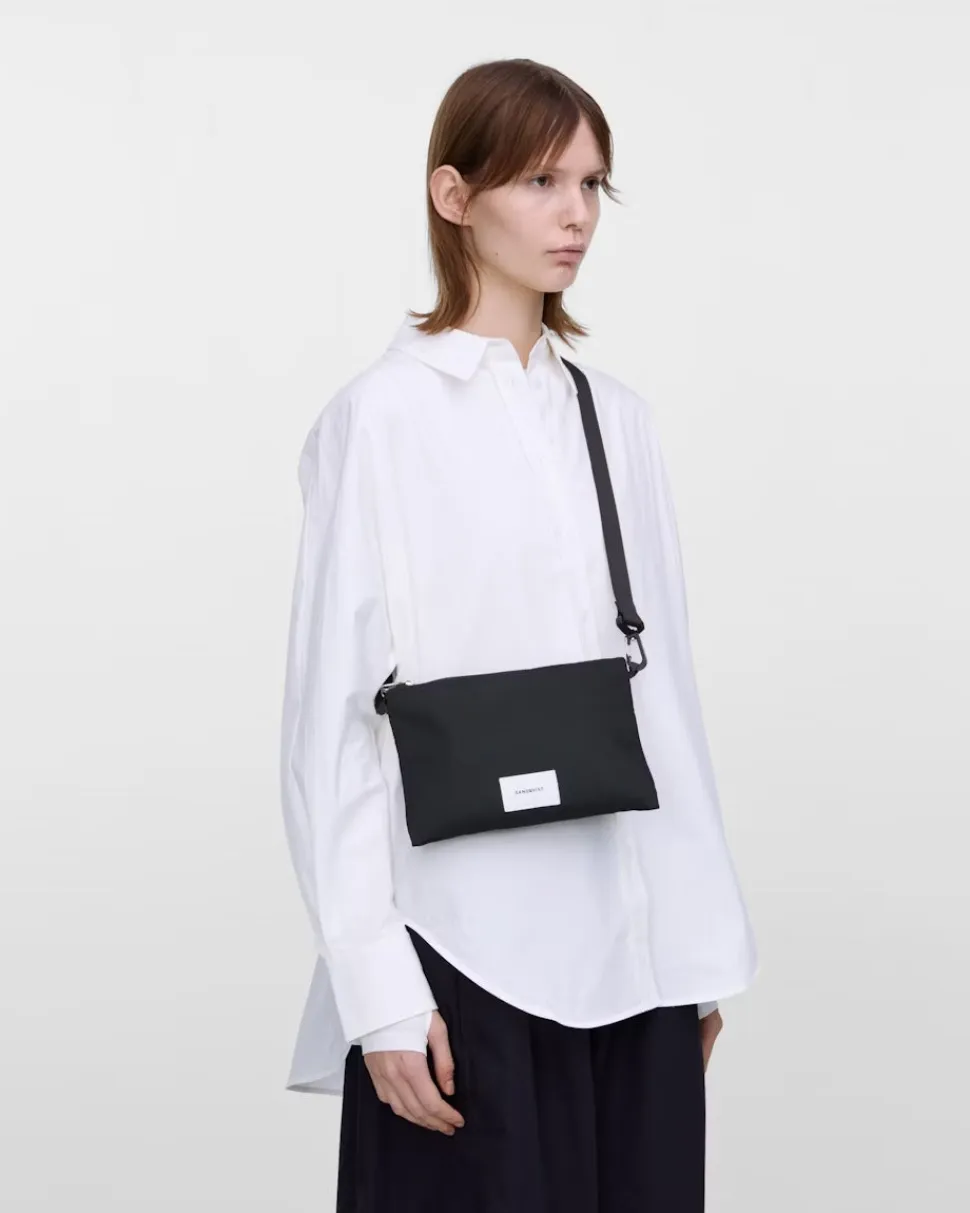 Sandqvist laukku, GROUND SACHOCHE SLIM Musta