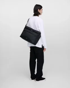 Sandqvist laukku, ICON MESSENGER BAG Musta