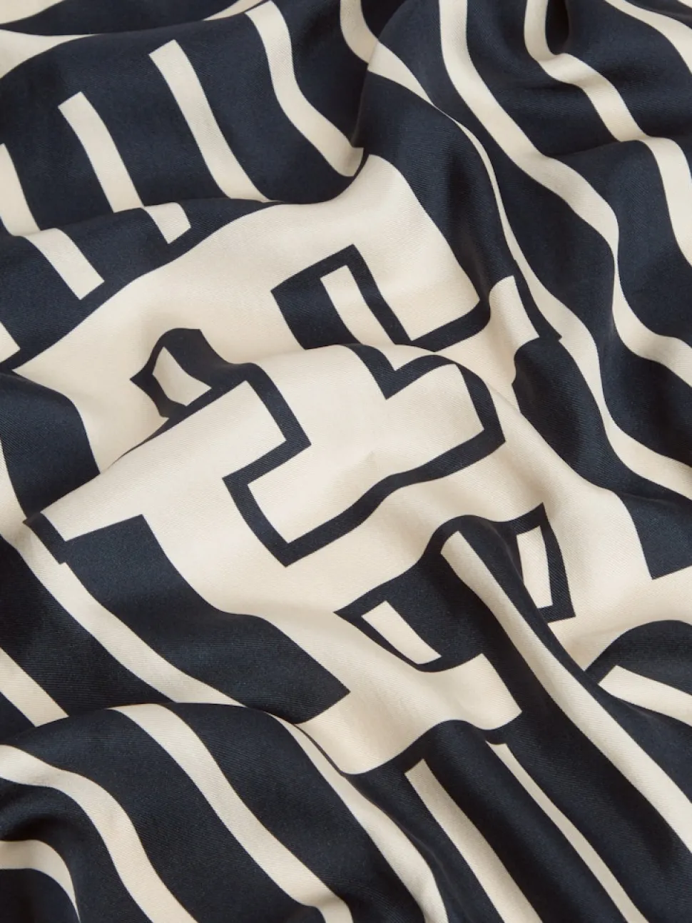 Tommy Hilfiger naisten huivi TH Elevated Chic Silk Square, sininen kuosi