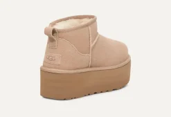 UGG Naisten Kengät, W CLASSIC ULTRA MINI PLATFORM Hiekka