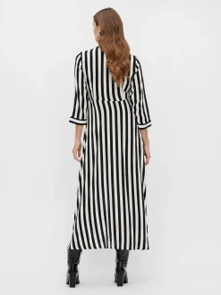 Y.A.S Naisten Maksimekko YASSAVANNA LONG SHIRT DRESS Raidallinen Musta